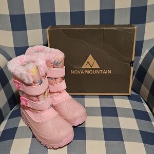 Nova Mpuntain Winter Boots For Kids Size 1 NIB